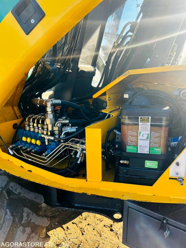 Pelle Mecalac 12MXT - 2004 - 4523 HEURES - Ekskavators: foto 4 Pelle Mecalac 12MXT - 2004 - 4523 HEURES - Ekskavators: foto 4