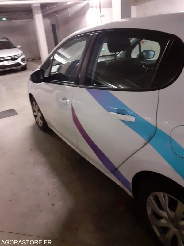 Peugeot 208 - 2016 - 225495 kms - Vieglā automašīna: foto 3 Peugeot 208 - 2016 - 225495 kms - Vieglā automašīna: foto 3