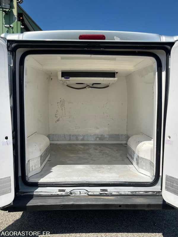 Peugeot Boxer L1H2 330 L1H1 2L Bluehdi - 2017 - 139 950km - Komercauto refrižerators: foto 4 Peugeot Boxer L1H2 330 L1H1 2L Bluehdi - 2017 - 139 950km - Komercauto refrižerators: foto 4