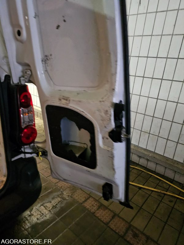 Peugeot Partner - 2013 - 91134kms - CQ 658 PQ līzingu Peugeot Partner - 2013 - 91134kms - CQ 658 PQ: foto 15