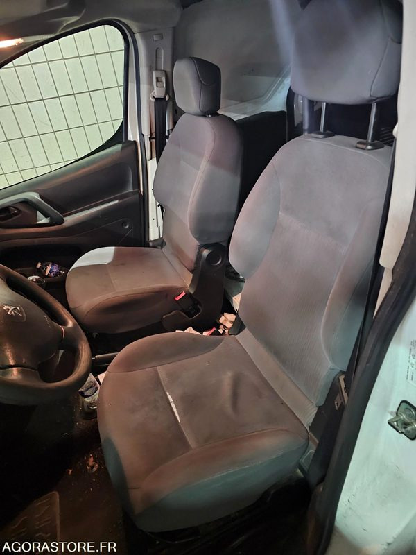 Peugeot Partner - 2013 - 91134kms - CQ 658 PQ - Mazs furgons: foto 5 Peugeot Partner - 2013 - 91134kms - CQ 658 PQ - Mazs furgons: foto 5