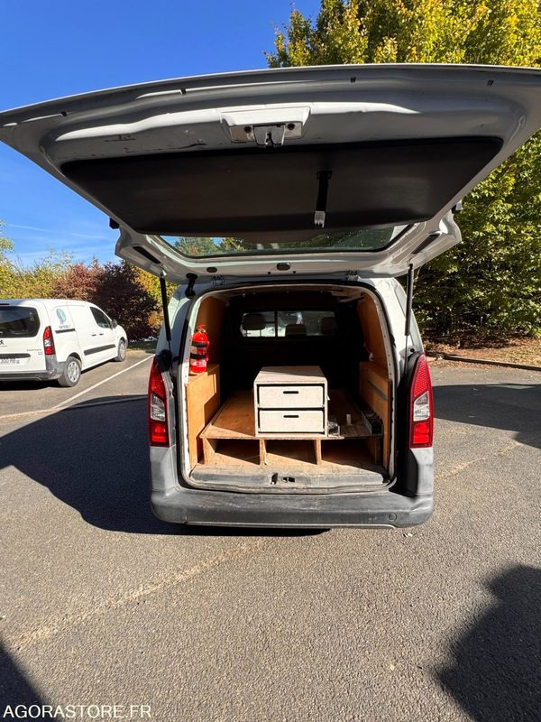 Peugeot Partner Phase 2 L11.6 Blue HDi FAP Fourgon S&S 100cv - Mazs furgons: foto 3 Peugeot Partner Phase 2 L11.6 Blue HDi FAP Fourgon S&S 100cv - Mazs furgons: foto 3