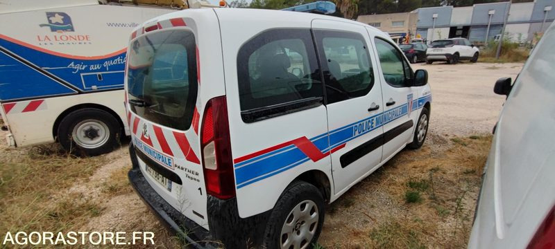 Peugeot Partner Police Municipale 169600 kms 2018 - Vieglā automašīna: foto 4 Peugeot Partner Police Municipale 169600 kms 2018 - Vieglā automašīna: foto 4