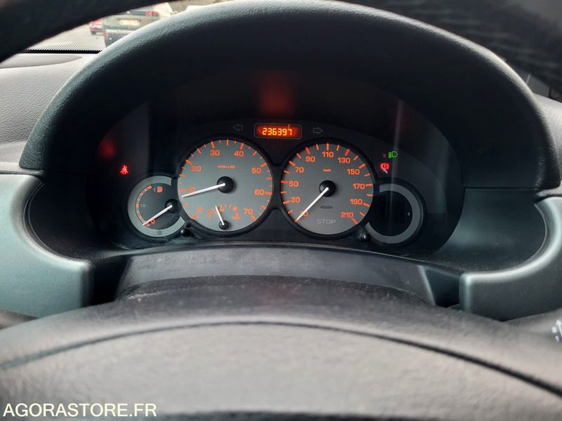 Peugeot partner 1.6hdi 90 ch - Vieglā automašīna: foto 5 Peugeot partner 1.6hdi 90 ch - Vieglā automašīna: foto 5