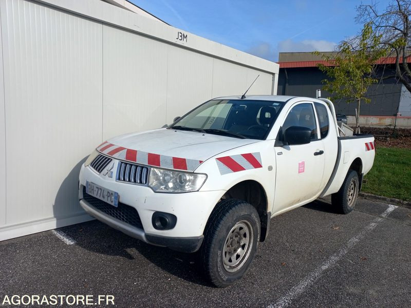 Pick-up Mitsubishi L200 de 2011 (réf. 4229) - Pikaps: foto 1 Pick-up Mitsubishi L200 de 2011 (réf. 4229) - Pikaps: foto 1