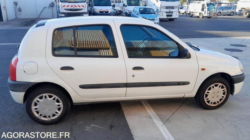 RENAULT CLIO 1.2 ESSENCE RTE - Vieglā automašīna: foto 2 RENAULT CLIO 1.2 ESSENCE RTE - Vieglā automašīna: foto 2