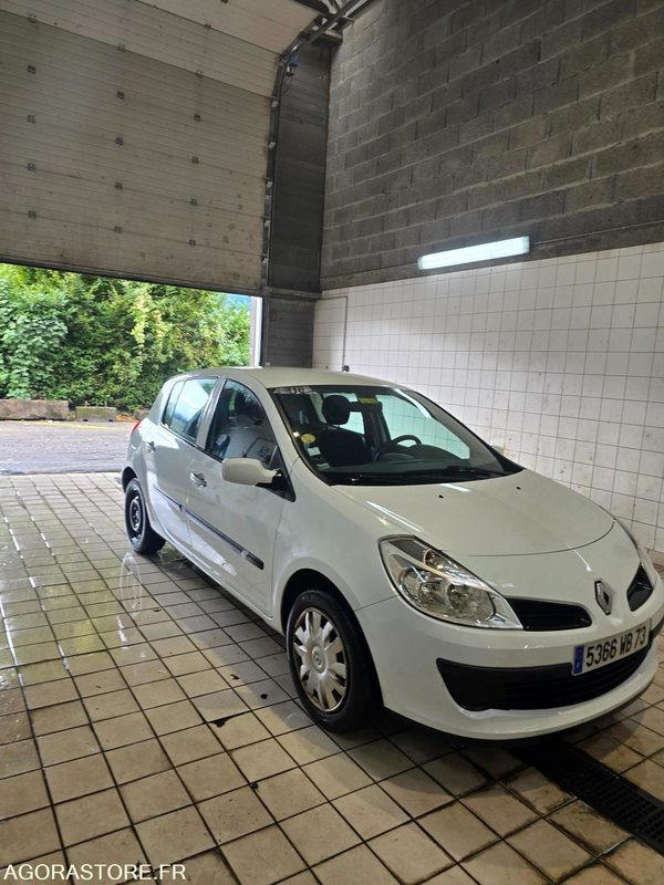 RENAULT CLIO - Vieglā automašīna: foto 3 RENAULT CLIO - Vieglā automašīna: foto 3