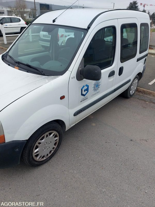 RENAULT KANGOO - 2000 - 119 023KM - NON ROULANT - Mazs furgons: foto 1 RENAULT KANGOO - 2000 - 119 023KM - NON ROULANT - Mazs furgons: foto 1