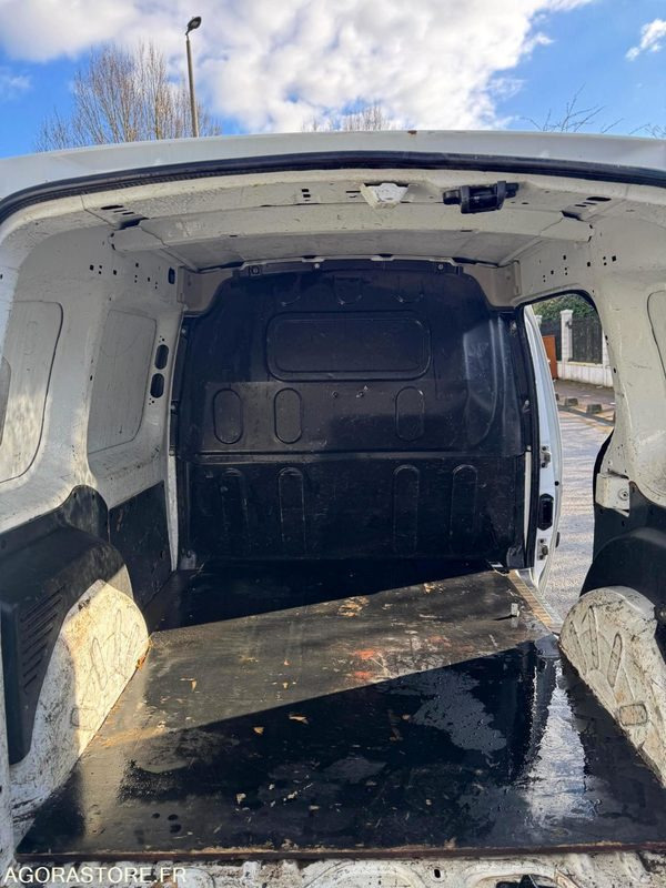 RENAULT KANGOO - 2016 - 300 000 KM - Mazs furgons: foto 4 RENAULT KANGOO - 2016 - 300 000 KM - Mazs furgons: foto 4