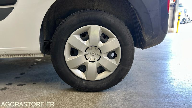 RENAULT KANGOO II MOTRICITE RENFORCEE 1ERE MAIN 2018 97800KMS CT OK - Mazs furgons: foto 5 RENAULT KANGOO II MOTRICITE RENFORCEE 1ERE MAIN 2018 97800KMS CT OK - Mazs furgons: foto 5