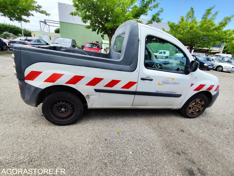 RENAULT KANGOO PICK UP 1.5 DIESEL DU 25 AOUT 2011 184 756 KMS VENDU EN L ETAT - Mazs furgons: foto 5 RENAULT KANGOO PICK UP 1.5 DIESEL DU 25 AOUT 2011 184 756 KMS VENDU EN L ETAT - Mazs furgons: foto 5