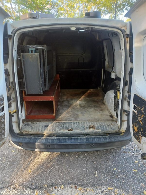 RENAULT KANGOO - REF SCP/935 - Mazs furgons: foto 3 RENAULT KANGOO - REF SCP/935 - Mazs furgons: foto 3