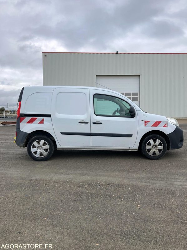RENAULT KANGOO diesel - Année 2016 - 322 400 km - Mazs furgons: foto 5 RENAULT KANGOO diesel - Année 2016 - 322 400 km - Mazs furgons: foto 5