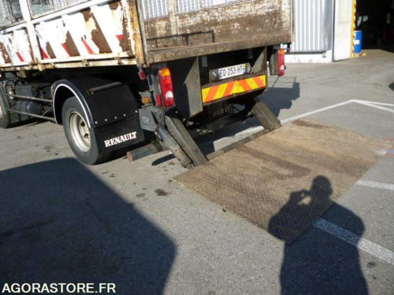 RENAULT MIDLUM 220 DCI BENNE HAYON 174900kms 2003 - Kravas automašīna pašizgāzējs: foto 4 RENAULT MIDLUM 220 DCI BENNE HAYON 174900kms 2003 - Kravas automašīna pašizgāzējs: foto 4