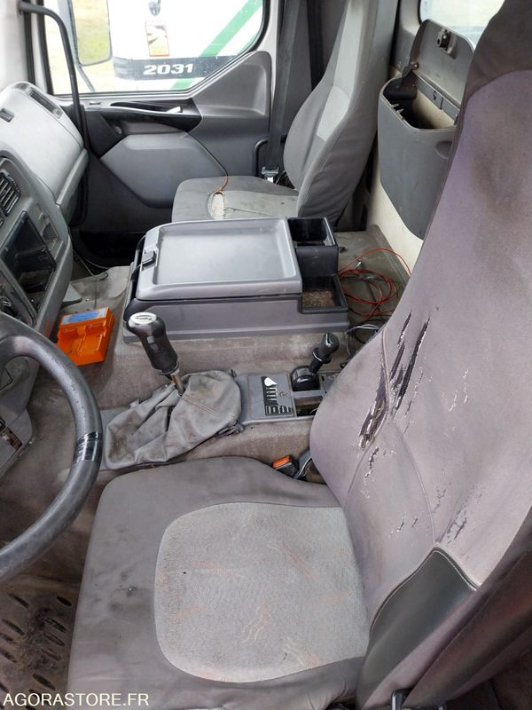 RENAULT PREMIUM 370-19 / 2007 / 371820 km - Šasija kravas automašīna: foto 5 RENAULT PREMIUM 370-19 / 2007 / 371820 km - Šasija kravas automašīna: foto 5