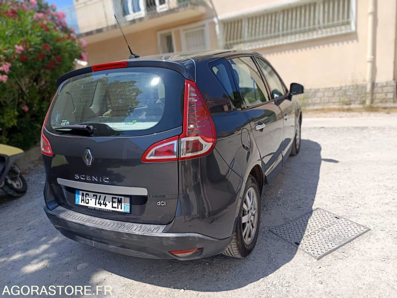 RENAULT SCENIC - 2009 - 154900KMS - Vieglā automašīna: foto 3 RENAULT SCENIC - 2009 - 154900KMS - Vieglā automašīna: foto 3