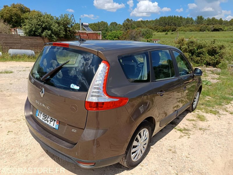 RENAULT SCENIC - 2010 - 138500KMS - Vieglā automašīna: foto 3 RENAULT SCENIC - 2010 - 138500KMS - Vieglā automašīna: foto 3