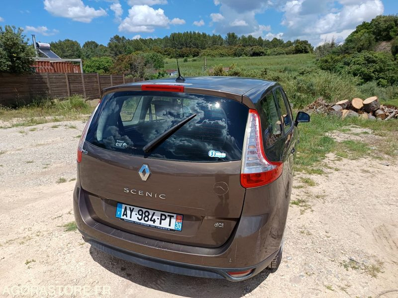 RENAULT SCENIC - 2010 - 138500KMS - Vieglā automašīna: foto 5 RENAULT SCENIC - 2010 - 138500KMS - Vieglā automašīna: foto 5