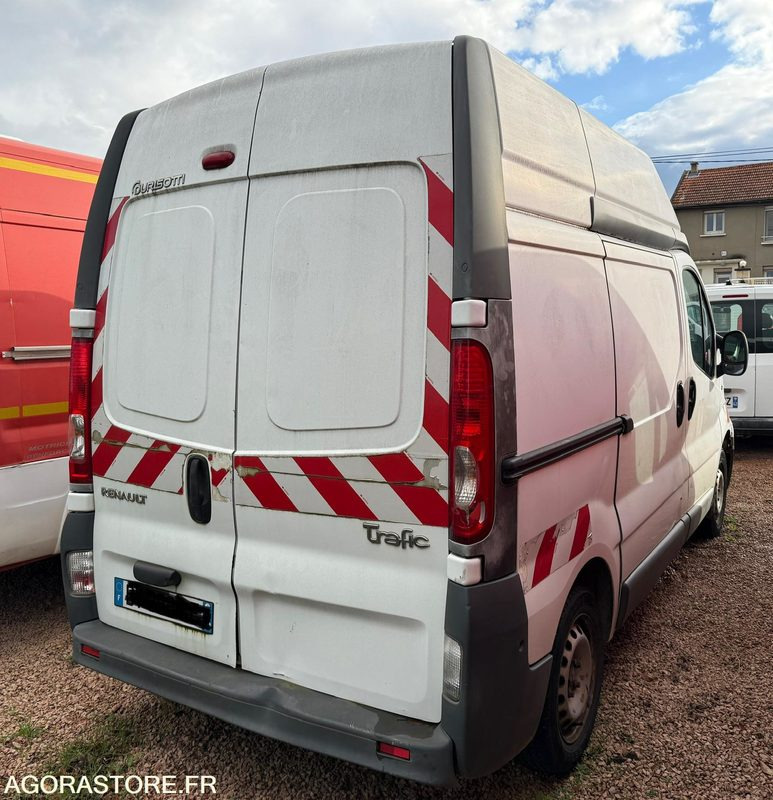 RENAULT TRAFIC 2.0 DCI 115 CH L1H2 - 233176 - 2011 - Kravas mikroautobuss: foto 3 RENAULT TRAFIC 2.0 DCI 115 CH L1H2 - 233176 - 2011 - Kravas mikroautobuss: foto 3