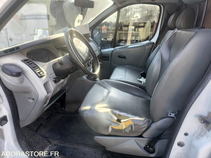 RENAULT TRAFIC 2008 133879kms - Kravas mikroautobuss: foto 5 RENAULT TRAFIC 2008 133879kms - Kravas mikroautobuss: foto 5