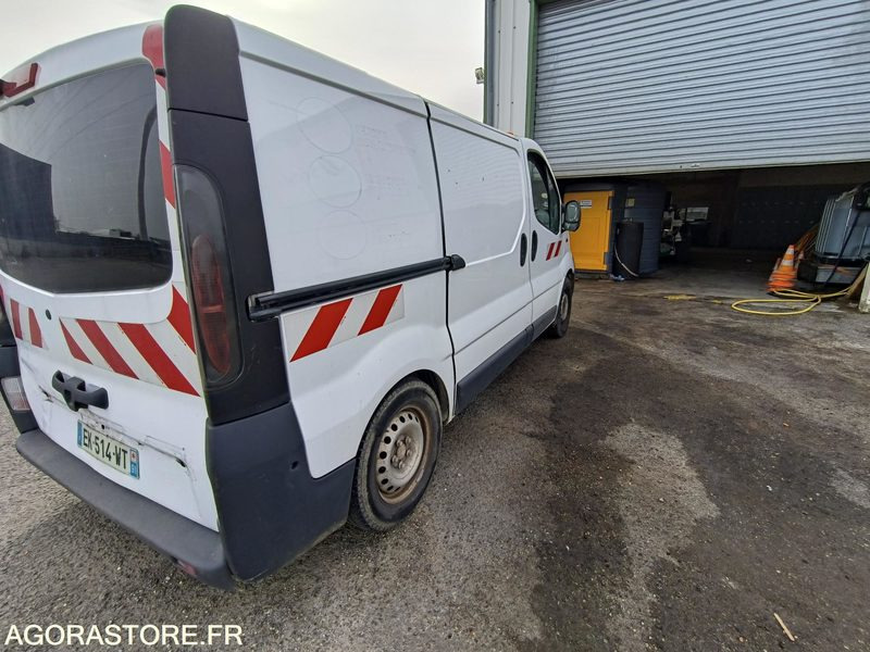 RENAULT TRAFIC - 283 019 KM - 2006 -EK-514-WT - Kravas mikroautobuss: foto 5 RENAULT TRAFIC - 283 019 KM - 2006 -EK-514-WT - Kravas mikroautobuss: foto 5
