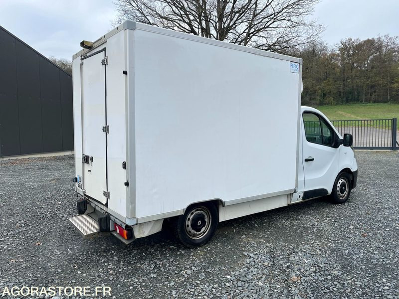 RENAULT - TRAFIC FRIGORIFIQUE - 2017 / 175 000 KM - Komercauto refrižerators: foto 2 RENAULT - TRAFIC FRIGORIFIQUE - 2017 / 175 000 KM - Komercauto refrižerators: foto 2