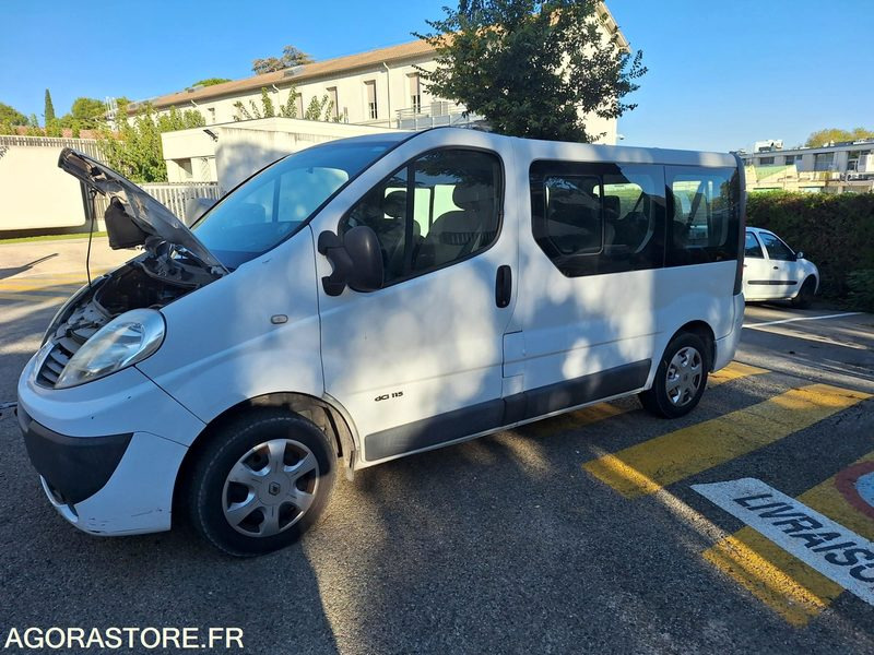 RENAULT TRAFIC - Mikroautobuss, Pasažieru furgons: foto 1 RENAULT TRAFIC - Mikroautobuss, Pasažieru furgons: foto 1