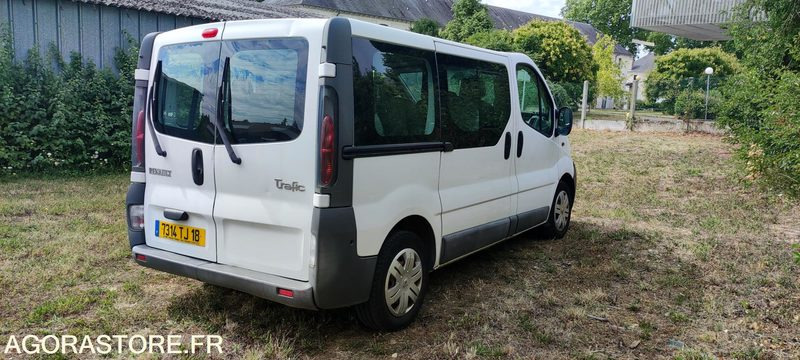 RENAULT TRAFIC II - Mikroautobuss, Pasažieru furgons: foto 2 RENAULT TRAFIC II - Mikroautobuss, Pasažieru furgons: foto 2