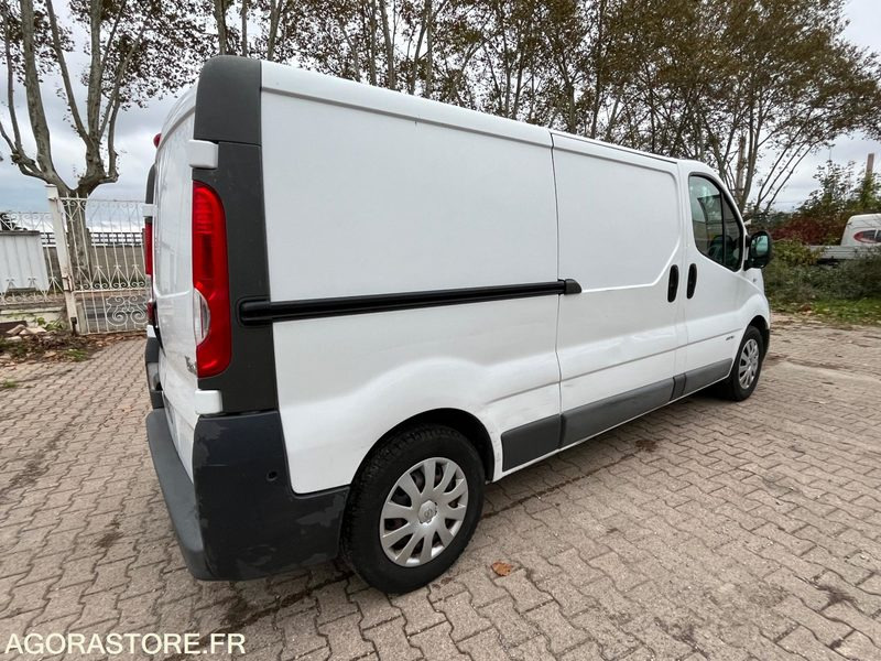 RENAULT TRAFIC L2H1 - 2013 / 202 310 KM - Kravas mikroautobuss: foto 4 RENAULT TRAFIC L2H1 - 2013 / 202 310 KM - Kravas mikroautobuss: foto 4
