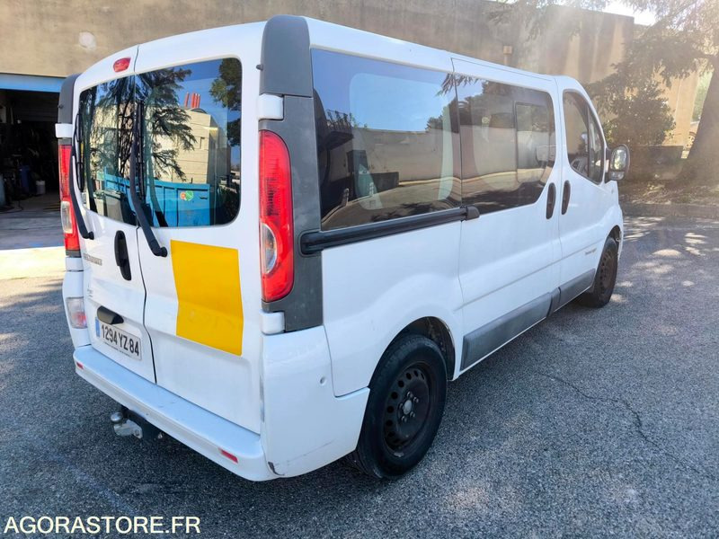 RENAULT TRAFIC MINI BUS BVA - Mikroautobuss, Pasažieru furgons: foto 5 RENAULT TRAFIC MINI BUS BVA - Mikroautobuss, Pasažieru furgons: foto 5