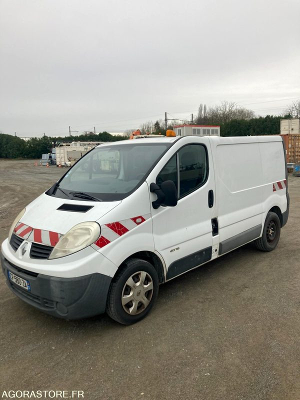 RENAULT TRAFIC diesel - Année 2013 - 376.300km - Kravas mikroautobuss: foto 3 RENAULT TRAFIC diesel - Année 2013 - 376.300km - Kravas mikroautobuss: foto 3