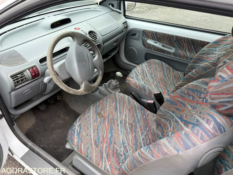 RENAULT TWINGO - 2002 - 158000KM - Vieglā automašīna: foto 5 RENAULT TWINGO - 2002 - 158000KM - Vieglā automašīna: foto 5