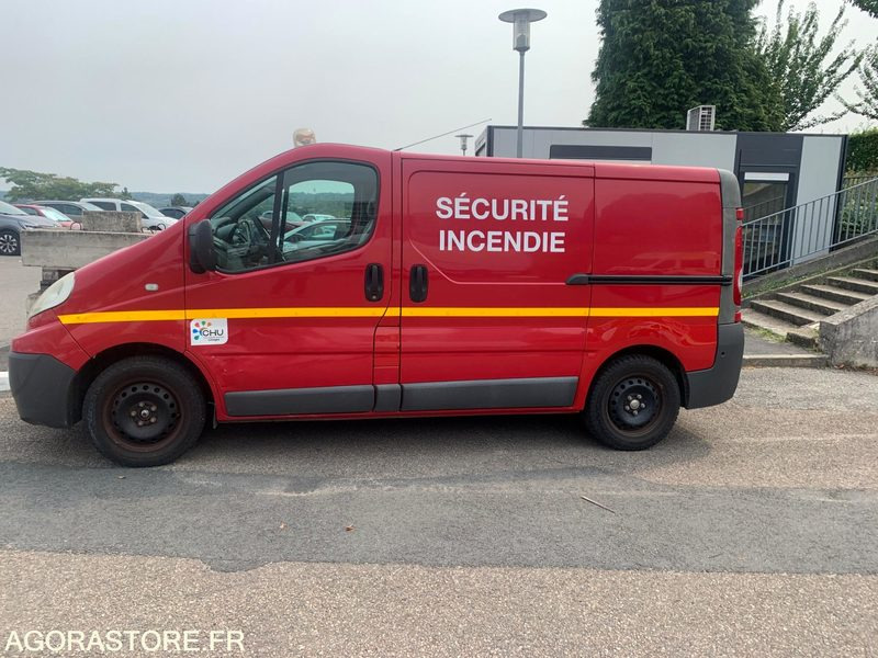 RENAULT Trafic II Fourgon Phase 2 L1H1 2.0 dCi 16V 90 cv - Kravas mikroautobuss: foto 3 RENAULT Trafic II Fourgon Phase 2 L1H1 2.0 dCi 16V 90 cv - Kravas mikroautobuss: foto 3