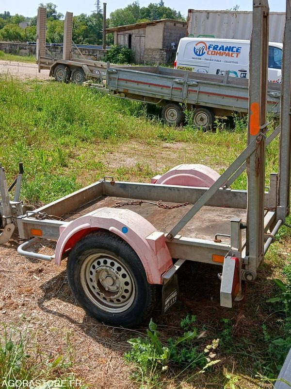 Remorque PORTE ROULEAU HUBIERE - Celtniecības tehnikas piekabe: foto 3 Remorque PORTE ROULEAU HUBIERE - Celtniecības tehnikas piekabe: foto 3