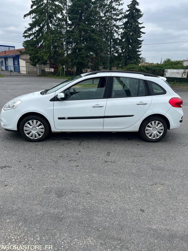 Renault Clio 3 - 209 000km - 2010 - Vieglā automašīna: foto 4 Renault Clio 3 - 209 000km - 2010 - Vieglā automašīna: foto 4