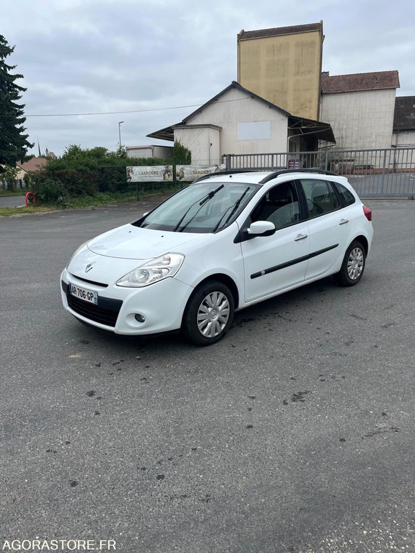 Renault Clio 3 - 209 000km - 2010 - Vieglā automašīna: foto 3 Renault Clio 3 - 209 000km - 2010 - Vieglā automašīna: foto 3