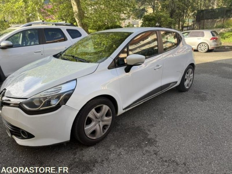 Renault Clio 4 56017 kms 2014 - Vieglā automašīna: foto 2 Renault Clio 4 56017 kms 2014 - Vieglā automašīna: foto 2