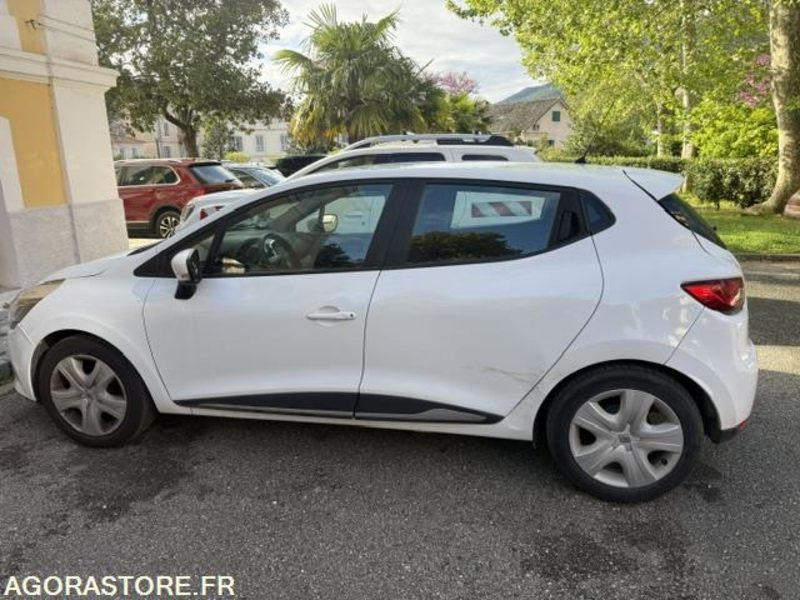 Renault Clio 4 56017 kms 2014 - Vieglā automašīna: foto 3 Renault Clio 4 56017 kms 2014 - Vieglā automašīna: foto 3