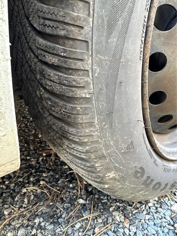 Renault Clio DCI 90 - 2012 - 181569 KM (P0402825 / DJ460JV) - Vieglā automašīna: foto 3 Renault Clio DCI 90 - 2012 - 181569 KM (P0402825 / DJ460JV) - Vieglā automašīna: foto 3