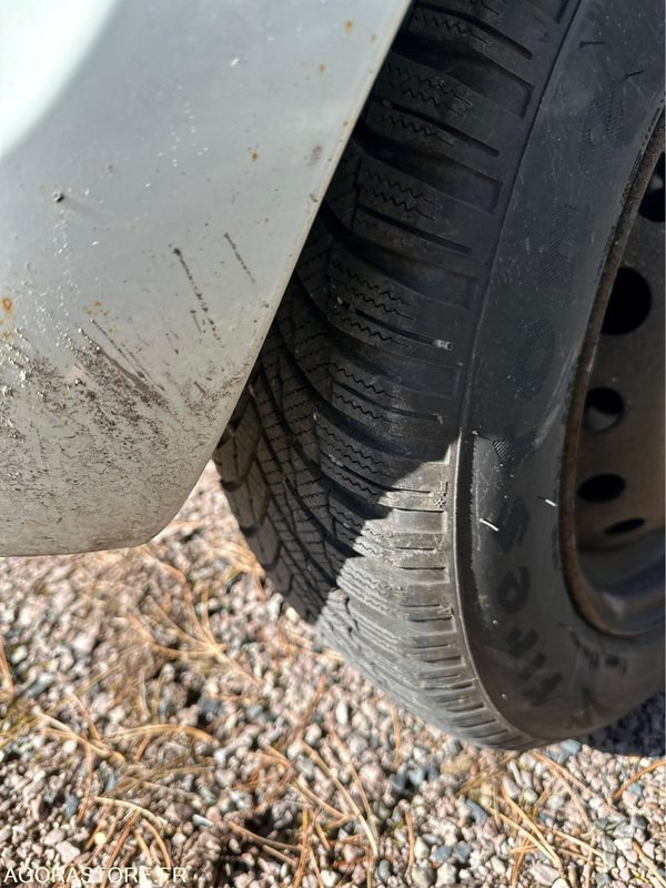 Renault Clio DCI 90 - 2012 - 181569 KM (P0402825 / DJ460JV) - Vieglā automašīna: foto 4 Renault Clio DCI 90 - 2012 - 181569 KM (P0402825 / DJ460JV) - Vieglā automašīna: foto 4