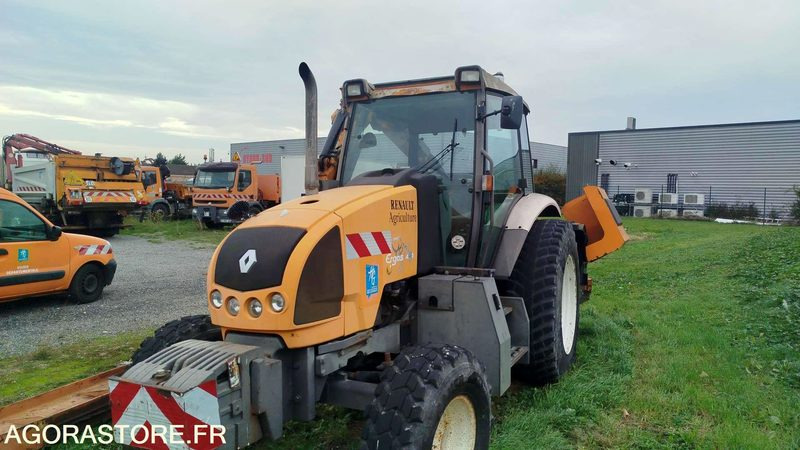 Renault Ergos 446 - 2009 - 10940h - 492CKV31 - Traktors: foto 1 Renault Ergos 446 - 2009 - 10940h - 492CKV31 - Traktors: foto 1