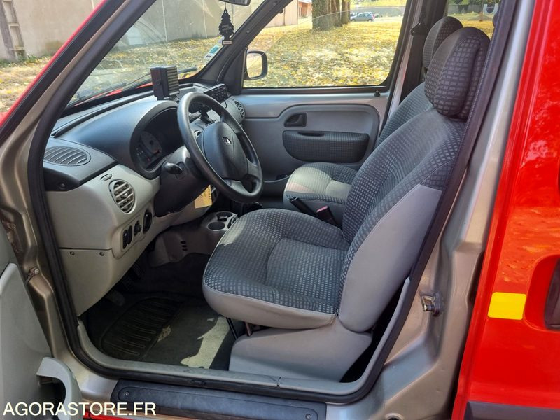 Renault Kangoo 4x4 - 9031 YE 63 - 2006 - Mazs furgons: foto 5 Renault Kangoo 4x4 - 9031 YE 63 - 2006 - Mazs furgons: foto 5