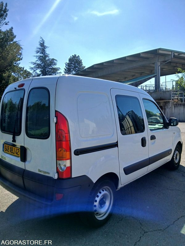 Renault Kangoo 648 ABJ 42 - Mazs furgons: foto 5 Renault Kangoo 648 ABJ 42 - Mazs furgons: foto 5
