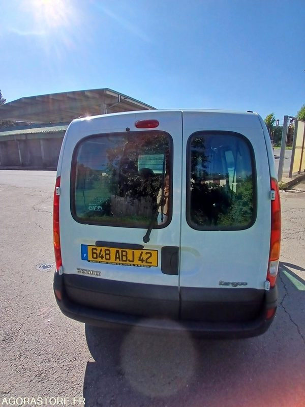 Renault Kangoo 648 ABJ 42 - Mazs furgons: foto 4 Renault Kangoo 648 ABJ 42 - Mazs furgons: foto 4