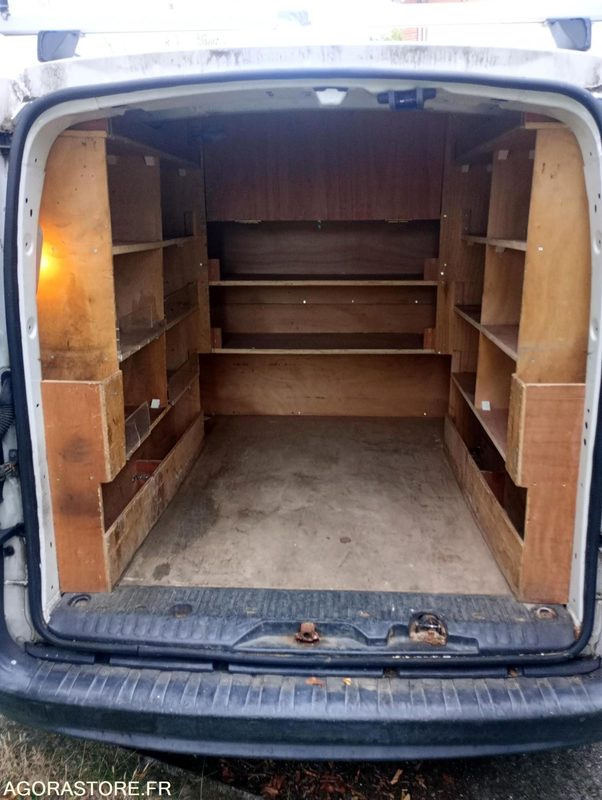 Renault Kangoo 6CV 136506 kms 2009 - Mazs furgons: foto 3 Renault Kangoo 6CV 136506 kms 2009 - Mazs furgons: foto 3