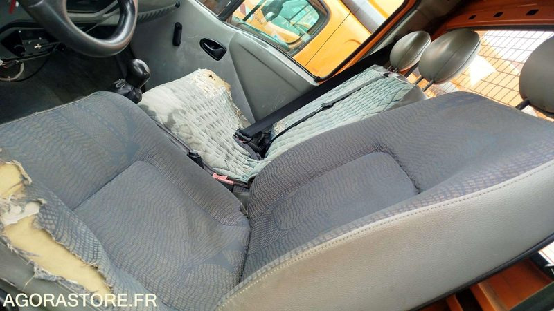 Renault Mascotte - 2003 - 191219kms - 463BDE31 - Komercauto pašizgāzējs: foto 5 Renault Mascotte - 2003 - 191219kms - 463BDE31 - Komercauto pašizgāzējs: foto 5