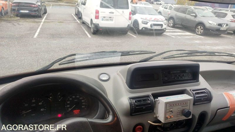 Komercauto pašizgāzējs Renault Mascotte - 2003 - 209464kms - 466BDE31: foto 13 Komercauto pašizgāzējs Renault Mascotte - 2003 - 209464kms - 466BDE31: foto 13