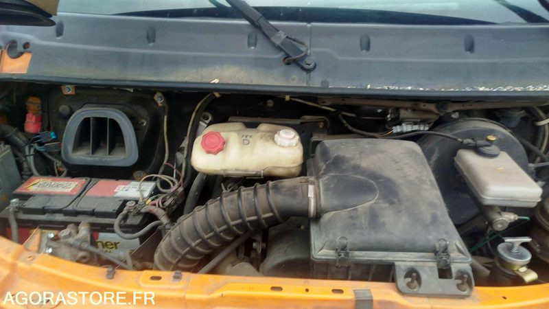 Komercauto pašizgāzējs Renault Mascotte - 2003 - 209464kms - 466BDE31: foto 9 Komercauto pašizgāzējs Renault Mascotte - 2003 - 209464kms - 466BDE31: foto 9