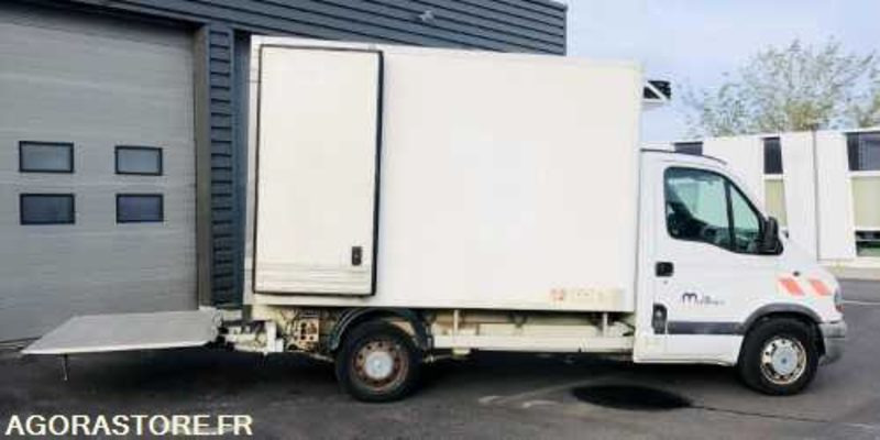 Renault Master Frigorifique 3T5 - 245575km - 2002 - Komercauto refrižerators: foto 4 Renault Master Frigorifique 3T5 - 245575km - 2002 - Komercauto refrižerators: foto 4