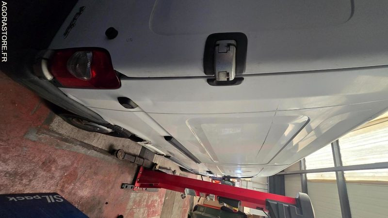 Renault Master II L1H1 T28 1.9 dTi - Kravas mikroautobuss: foto 4 Renault Master II L1H1 T28 1.9 dTi - Kravas mikroautobuss: foto 4